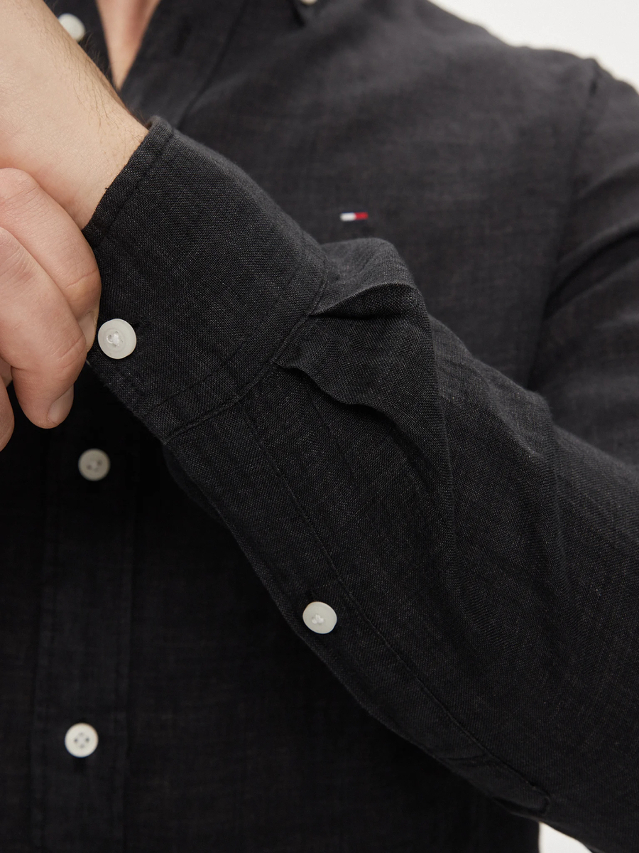 detail Tommy Hilfiger pánska čierna košeľa