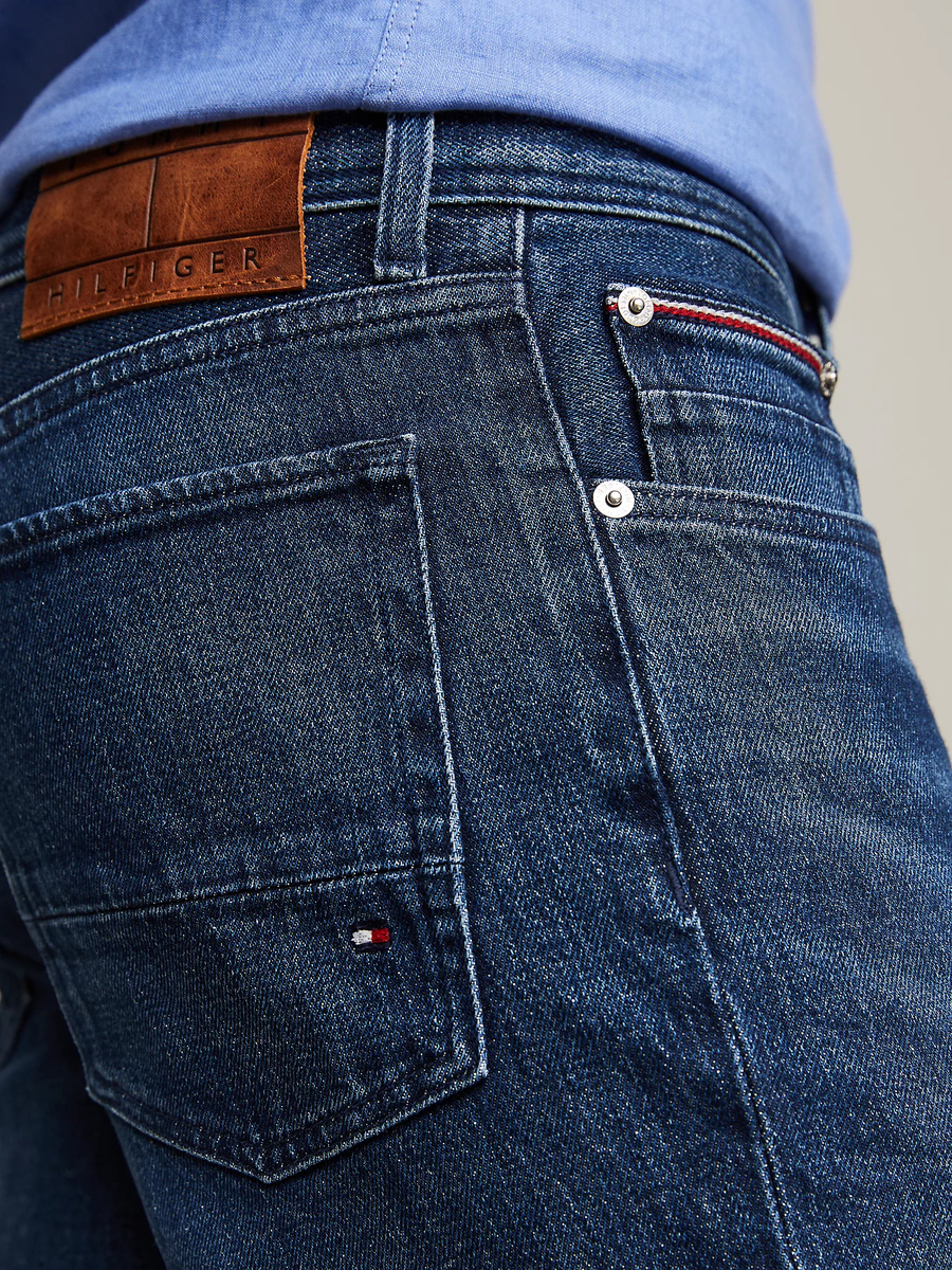detail Tommy Hilfiger pánske riflové šortky