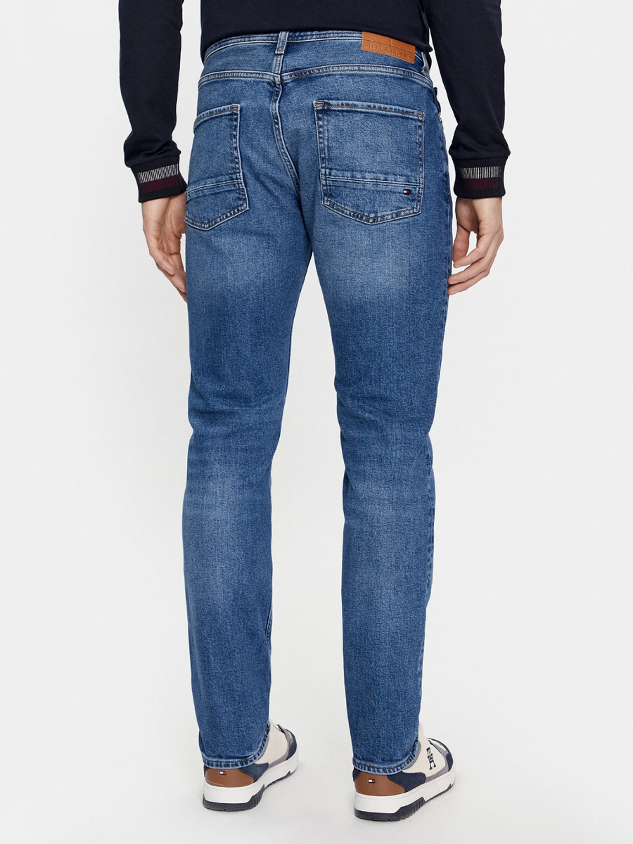detail Tommy Hilfiger pánske modré džínsy