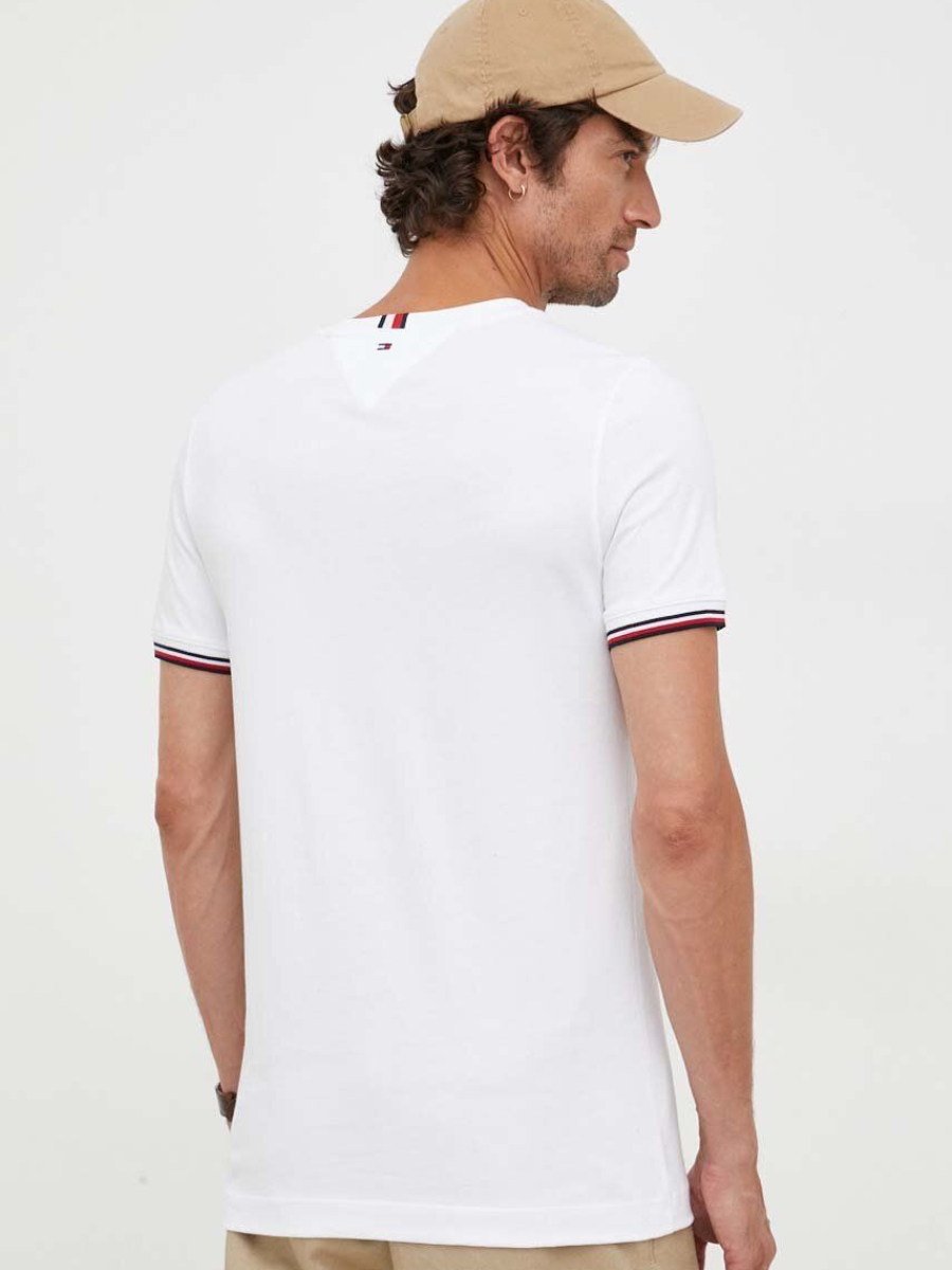 detail Tommy Hilfiger pánske biele tričko