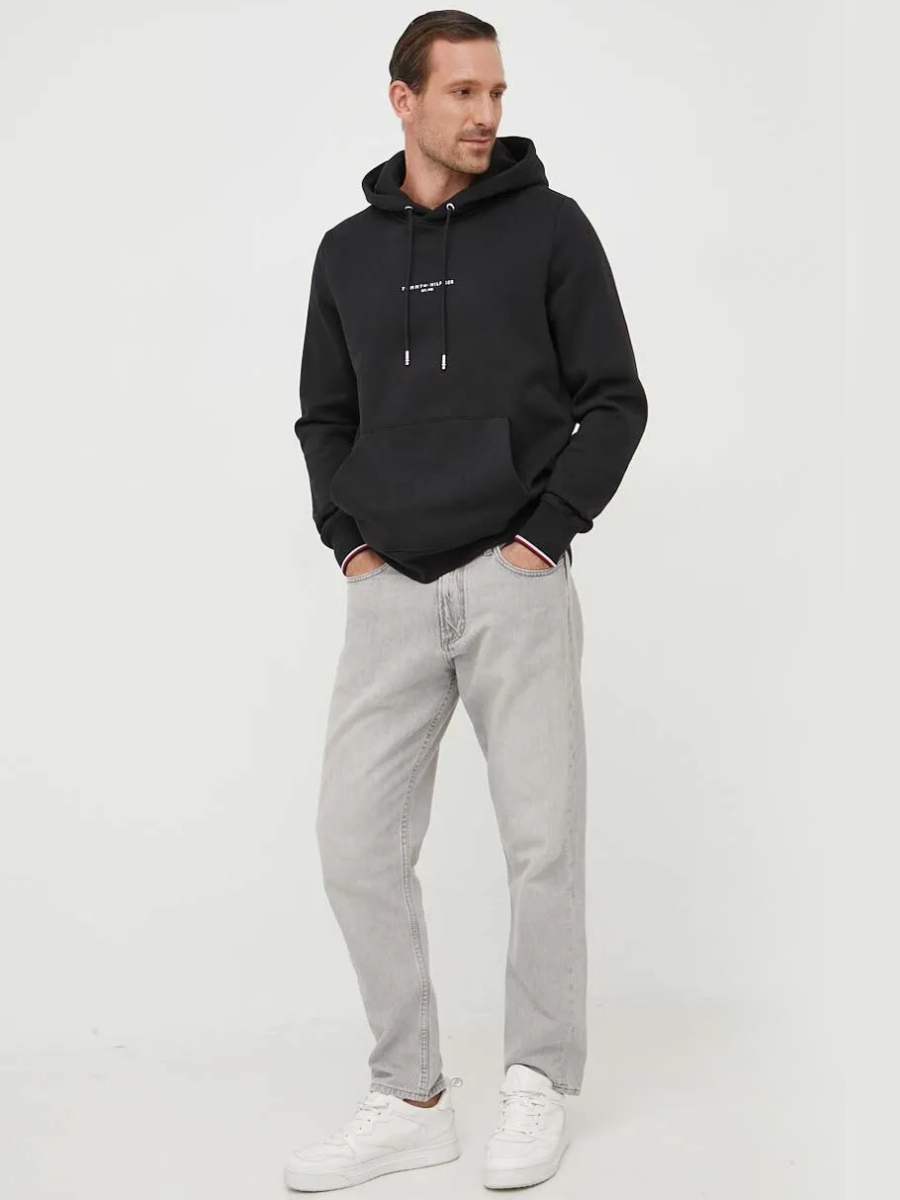 detail Tommy Hilfiger pánska čierna mikina