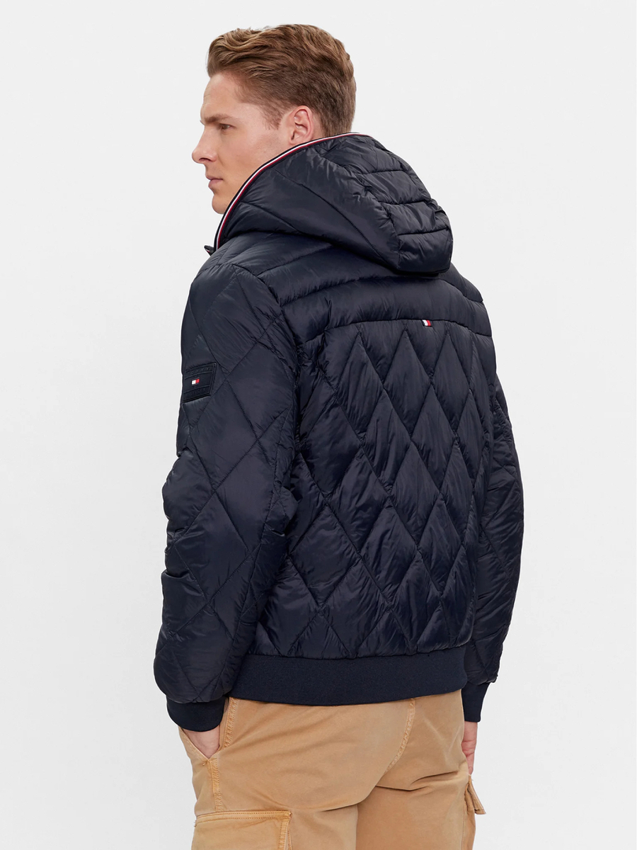 detail Tommy Hilfiger pánska tmavo modrá bunda