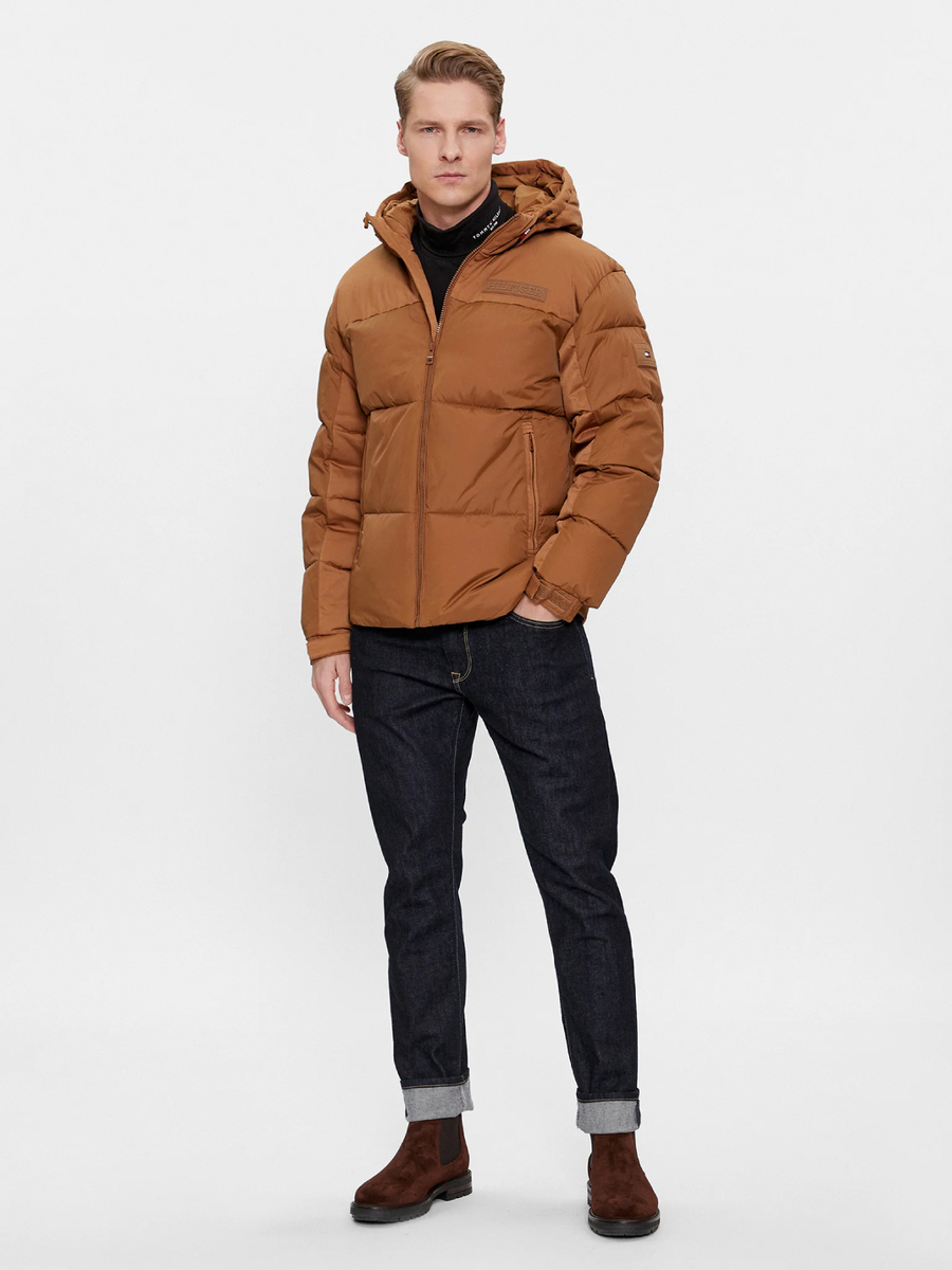 detail Tommy Hilfiger pánska hnedá bunda