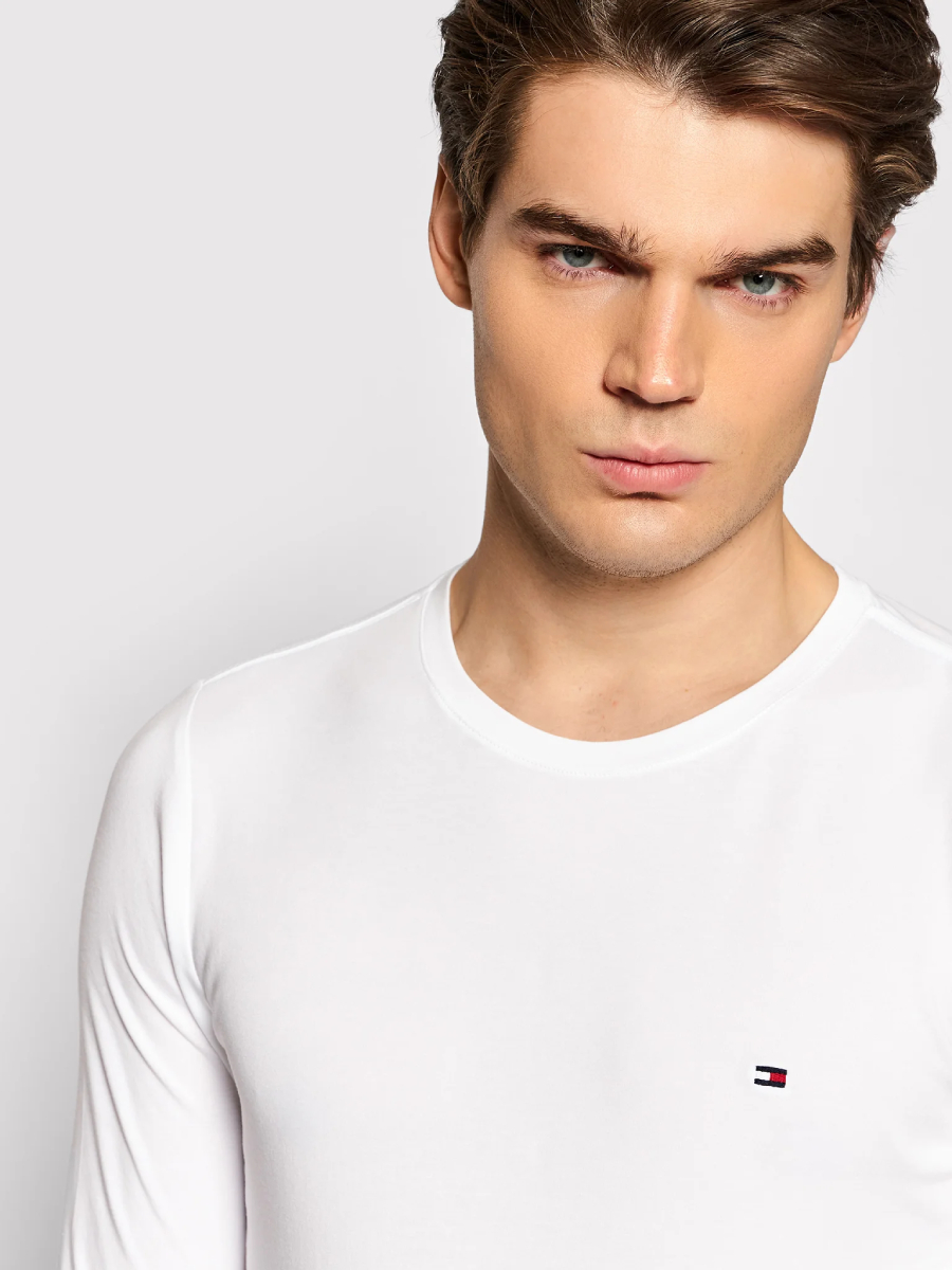detail Tommy Hilfiger pánske biele tričko