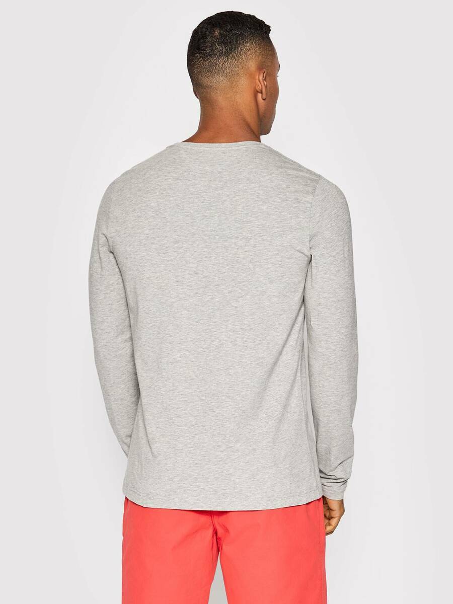 detail Tommy Hilfiger pánske šedé tričko s dlhým rukávom