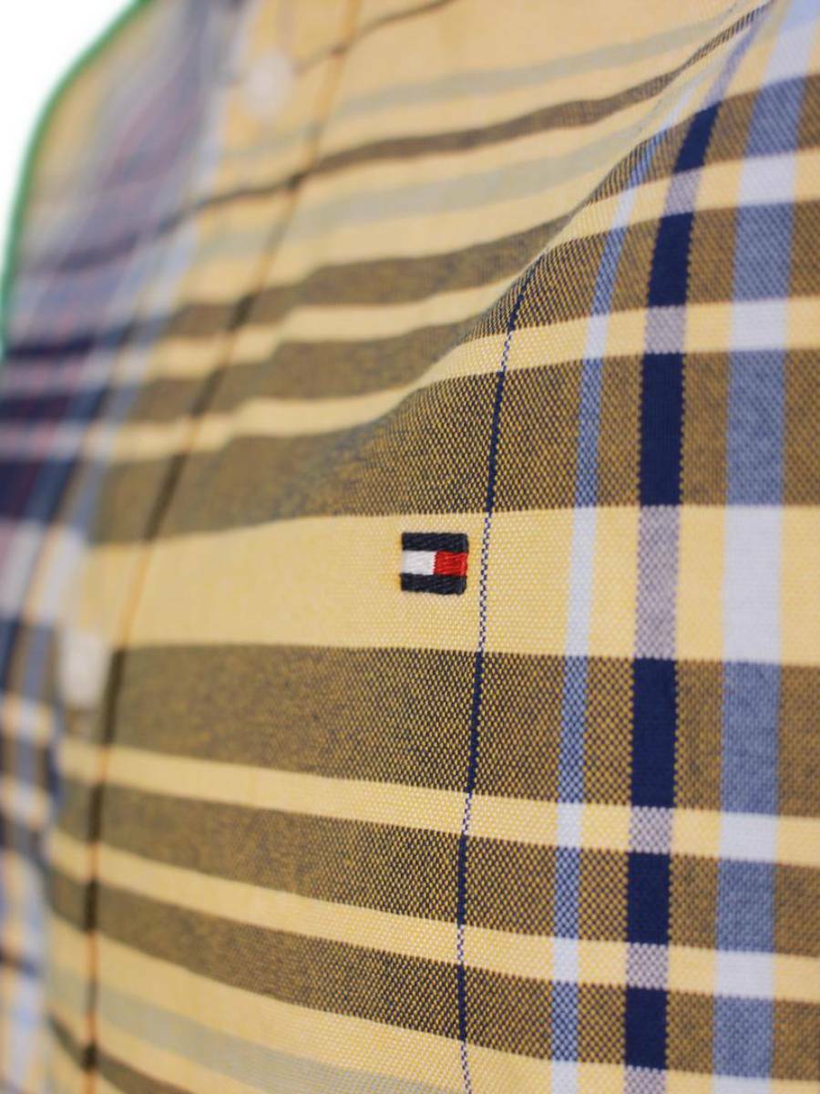 detail Tommy Hilfiger pánska kockovaná košeľa