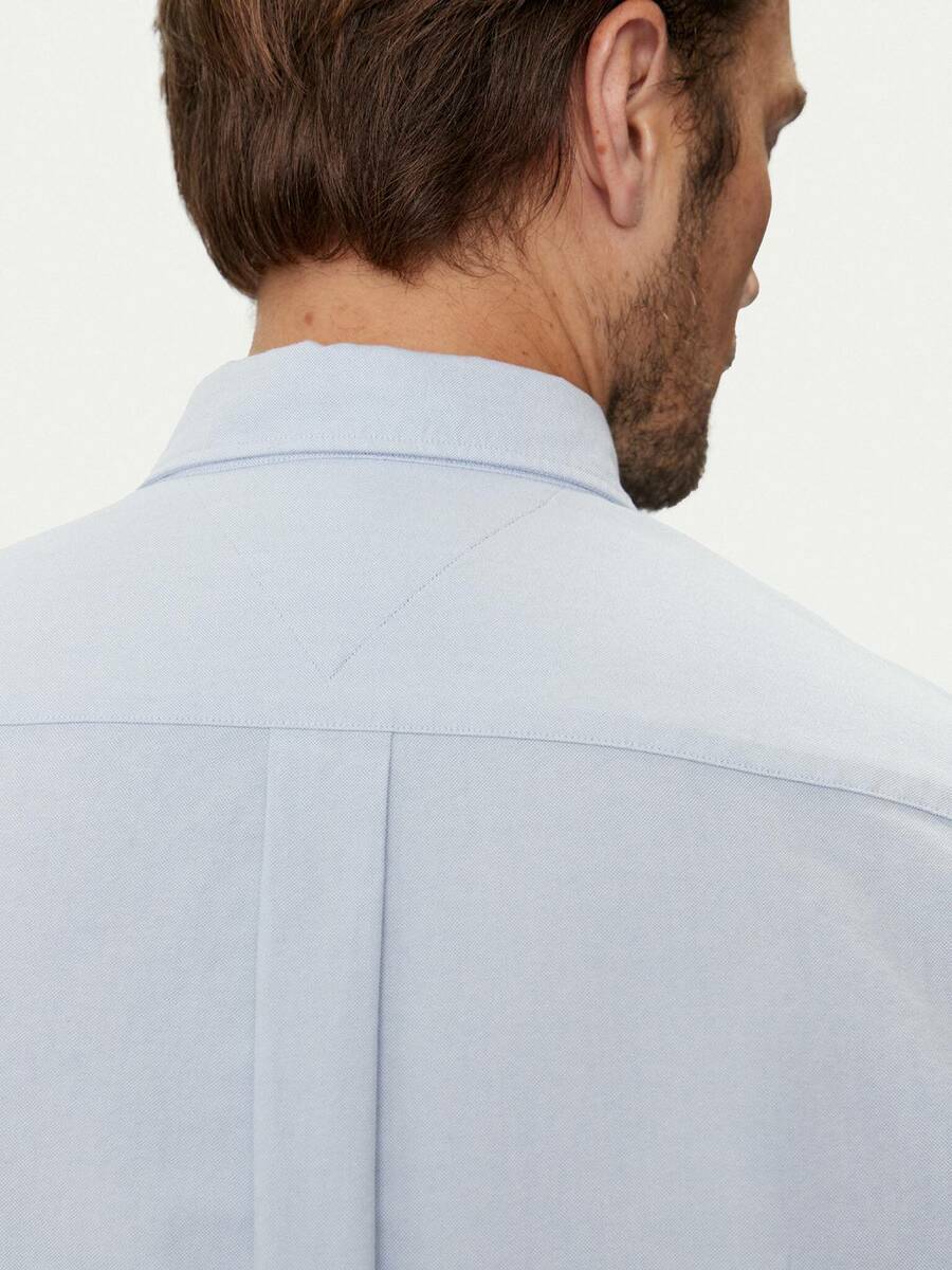 detail Tommy Hilfiger pánska svetlo modrá košeľa Solid