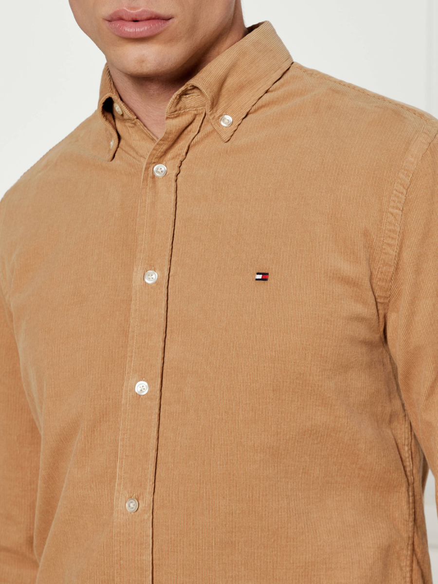 detail Tommy Hilfiger pánska hnedá košeľa