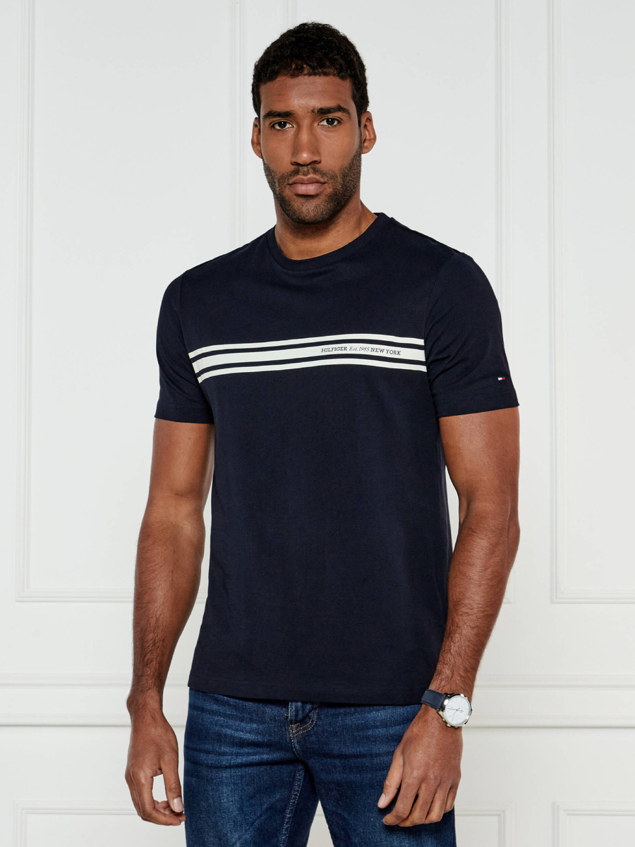detail Tommy Hilfiger pánske tmavo modré tričko