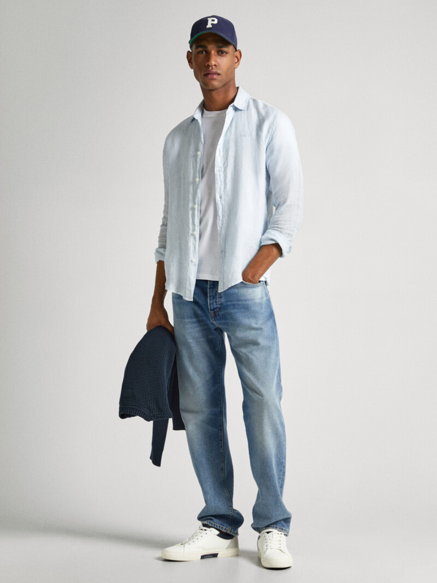 detail Pepe Jeans pánska svetlo modrá košeľa