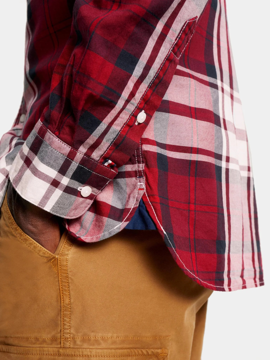 detail Tommy Hilfiger pánska vínová kockovaná košeľa