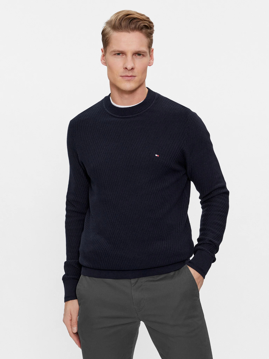 detail Tommy Hilfiger pánsky tmavomodrý sveter