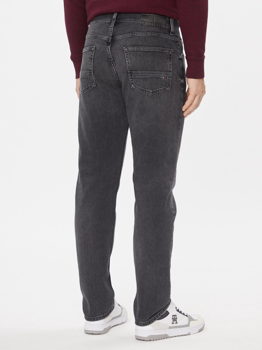 detail Tommy Hilfiger pánske čierne džínsy