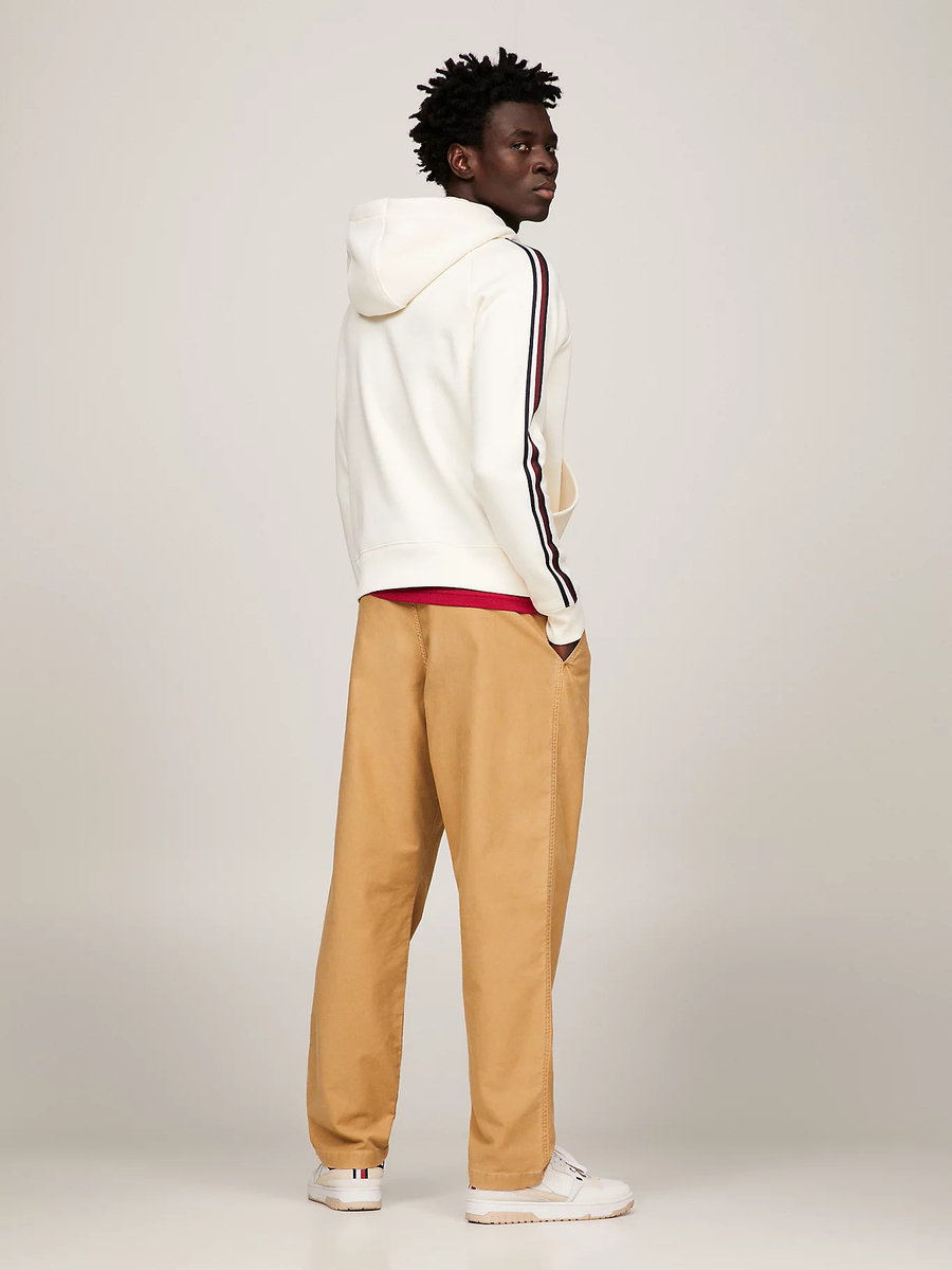 detail Tommy Hilfiger pánska krémová mikina Global