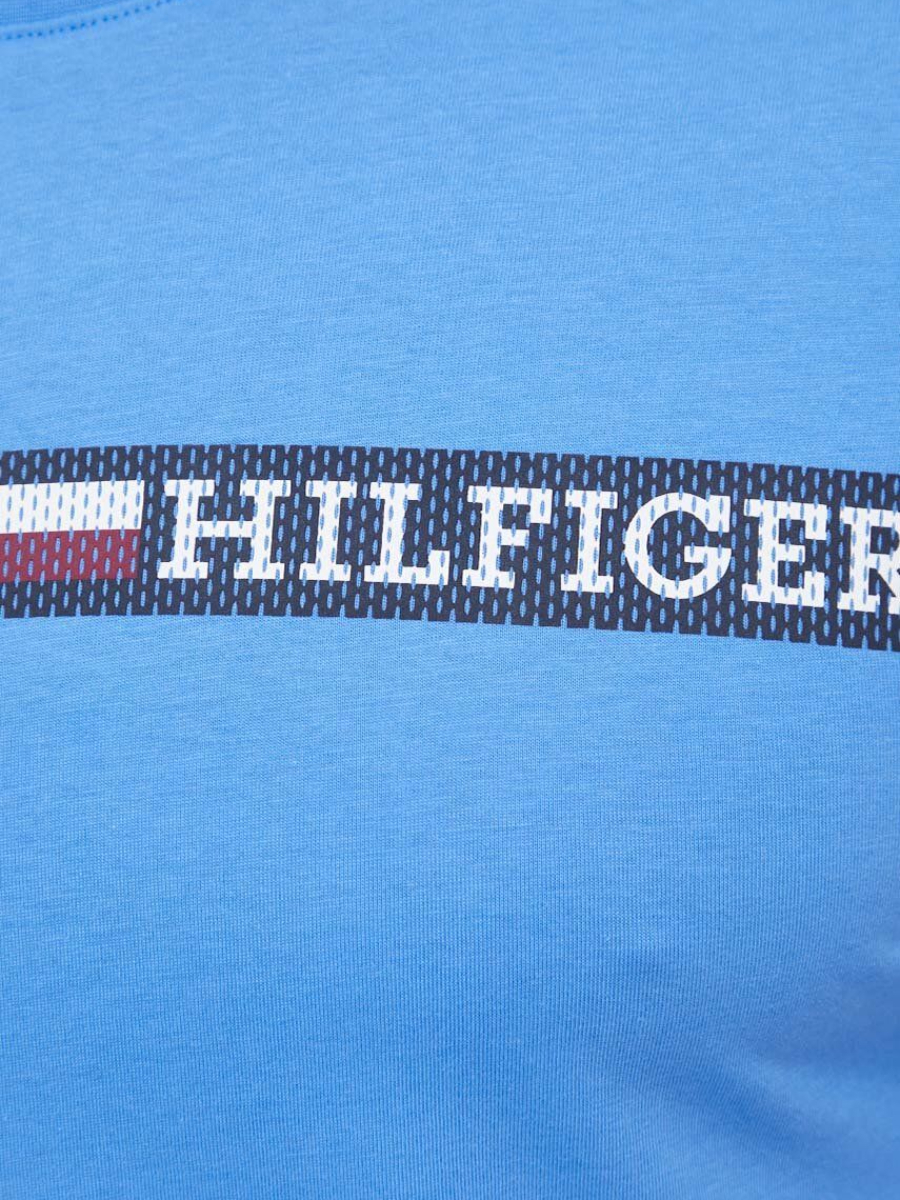 detail Tommy Hilfiger pánske modré tričko