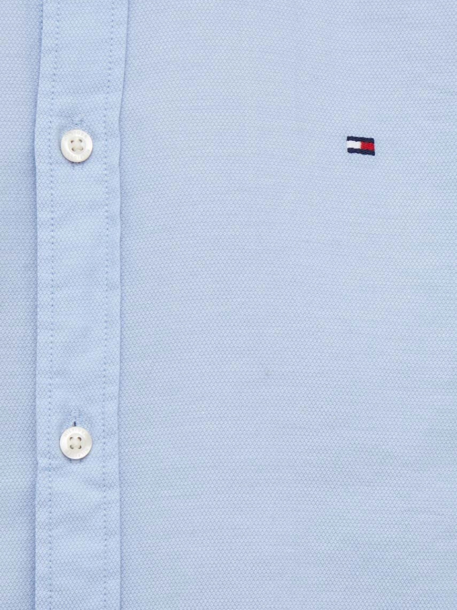 detail Tommy Hilfiger pánska svetlo modrá košeľa