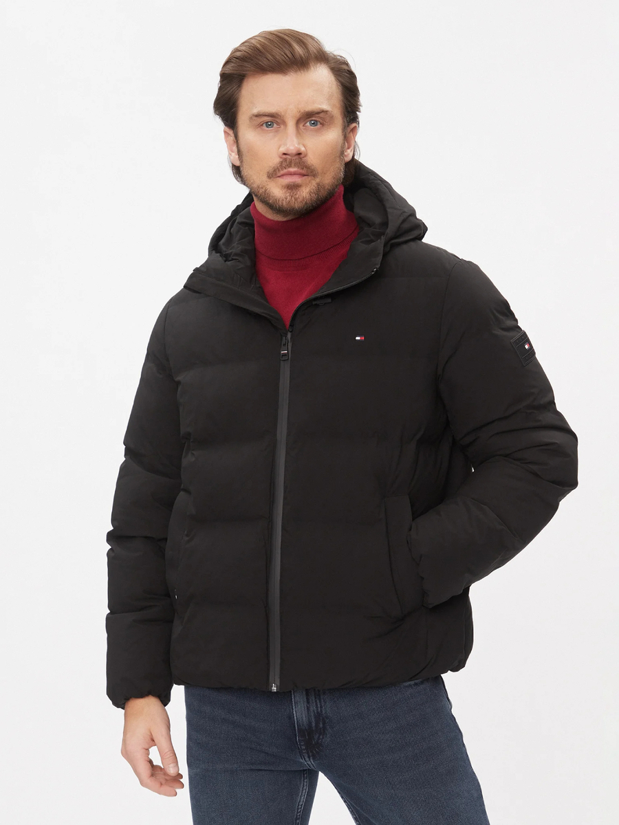 detail Tommy Hilfiger pánska čierna bunda