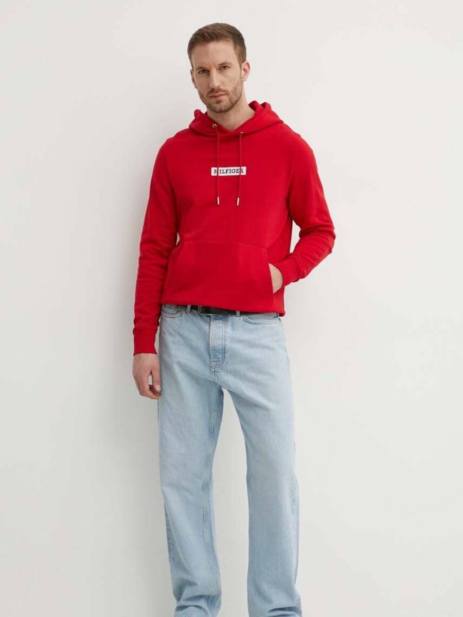 detail Tommy Hilfiger pánska červená mikina