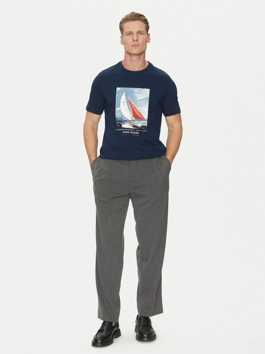 detail Tommy Hilfiger pánske tmavo modré tričko