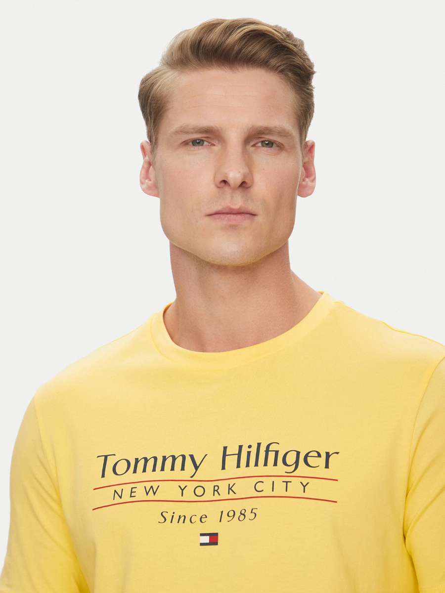 detail Tommy Hilfiger pánske žlté tričko