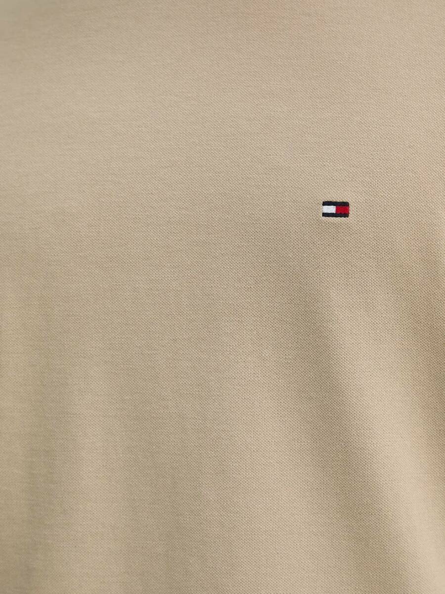 detail Tommy Hilfiger pánske béžové tričko Global