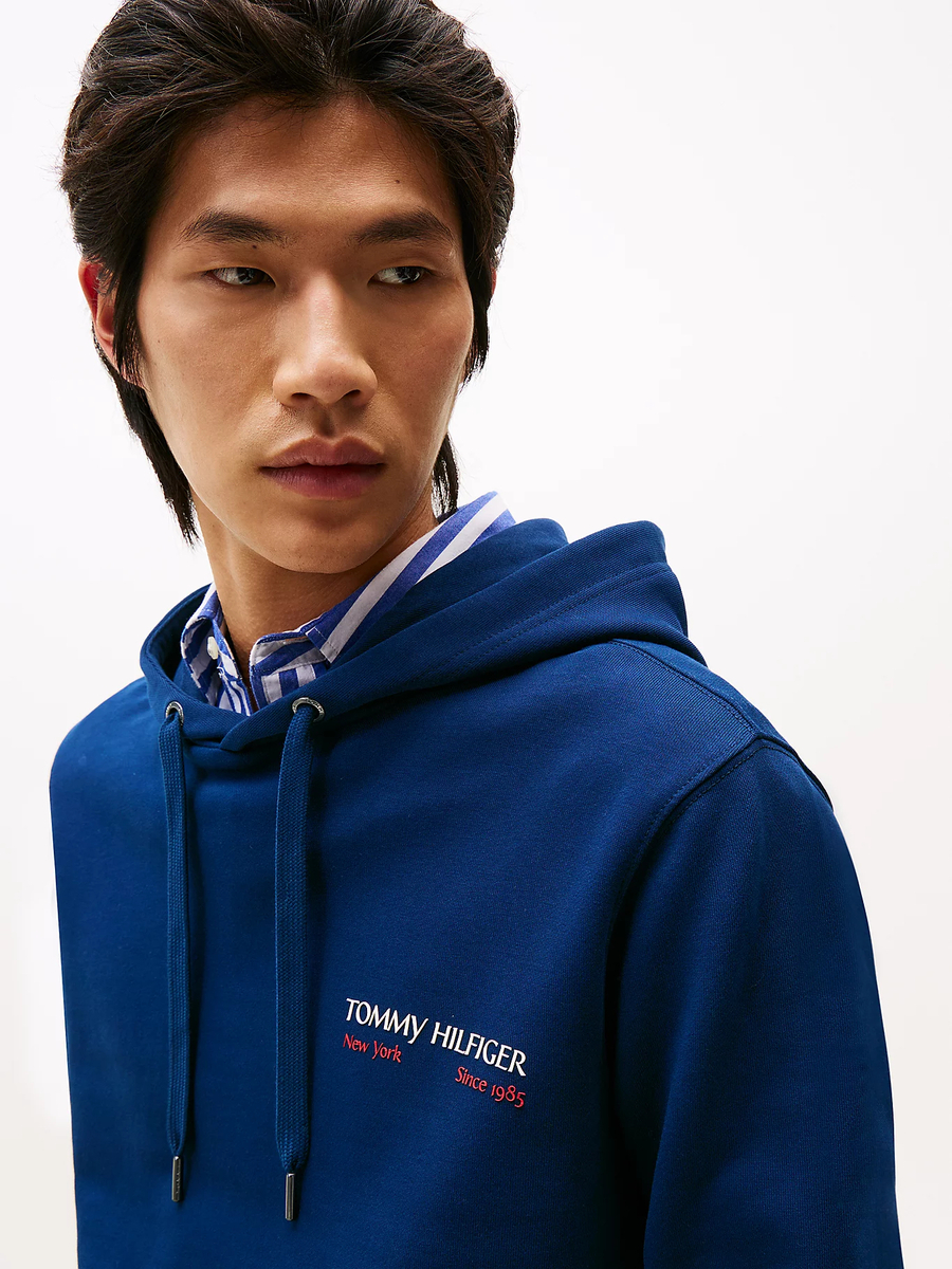 detail Tommy Hilfiger pánska modrá mikina