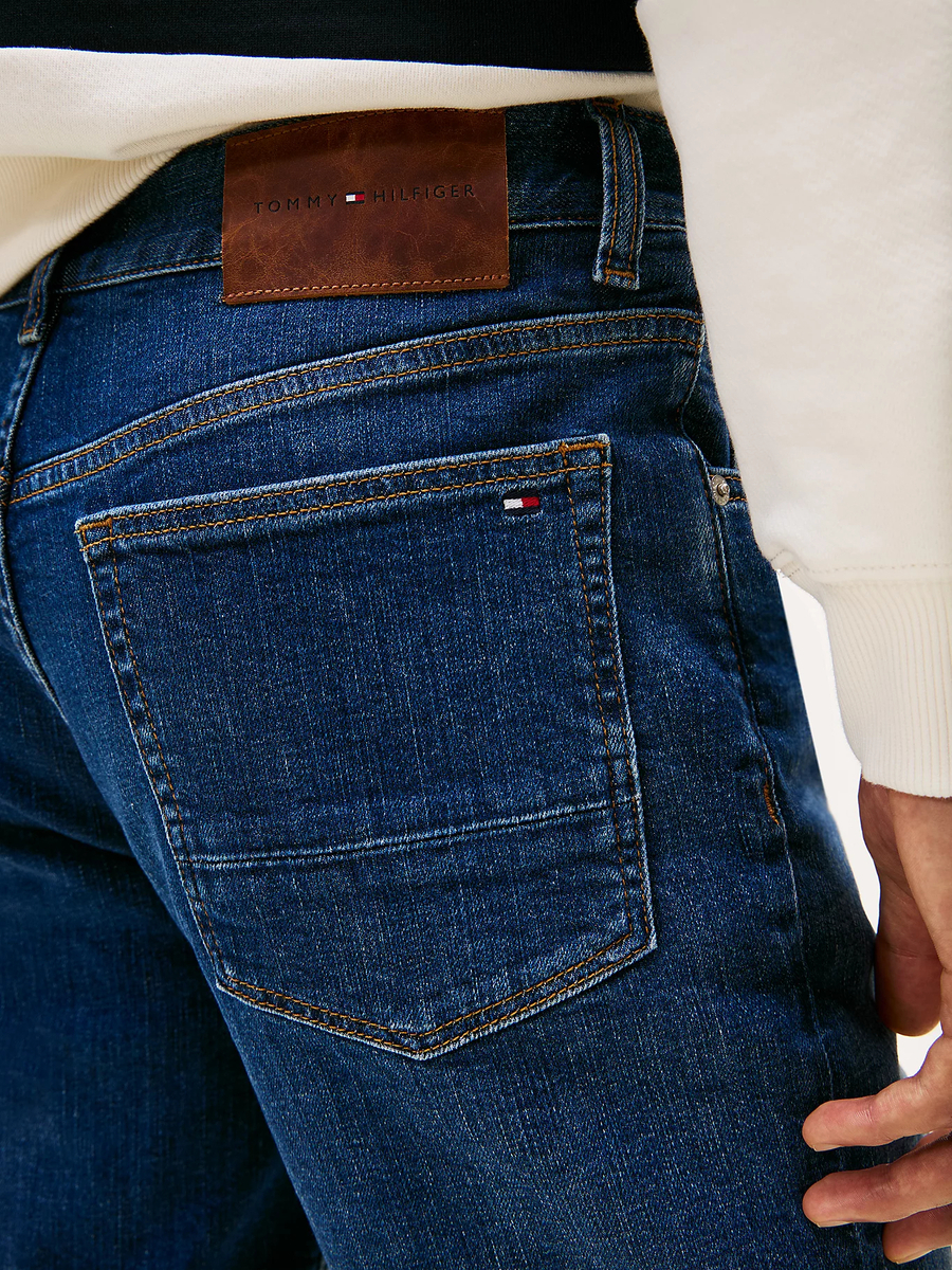 detail Tommy Hilfiger pánske riflové šortky