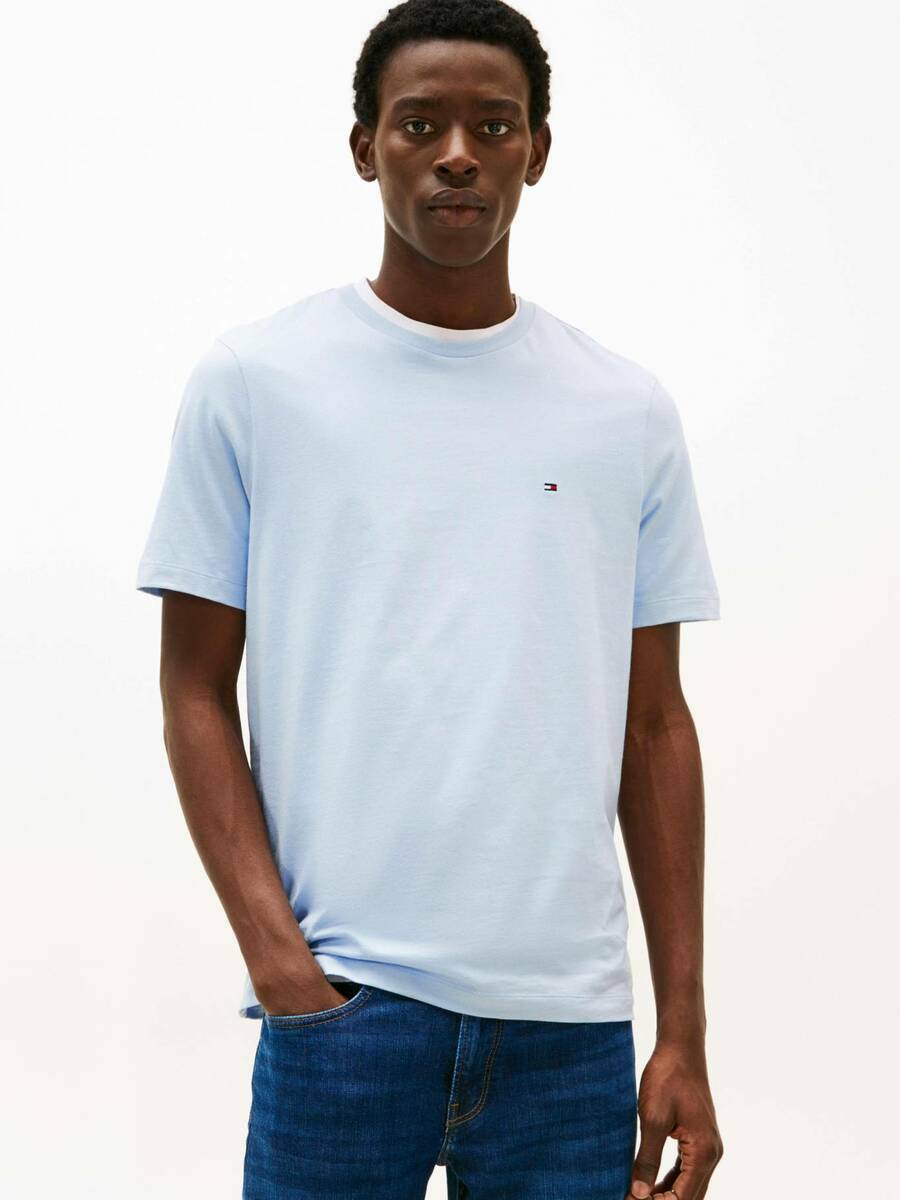 detail Tommy Hilfiger pánske svetlo modré tričko 