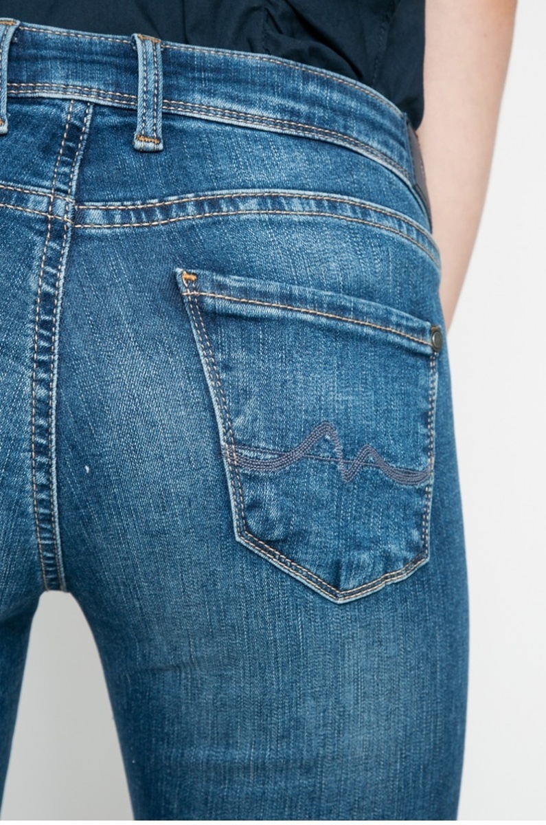 detail Pepe Jeans dámske modré džínsy Cher