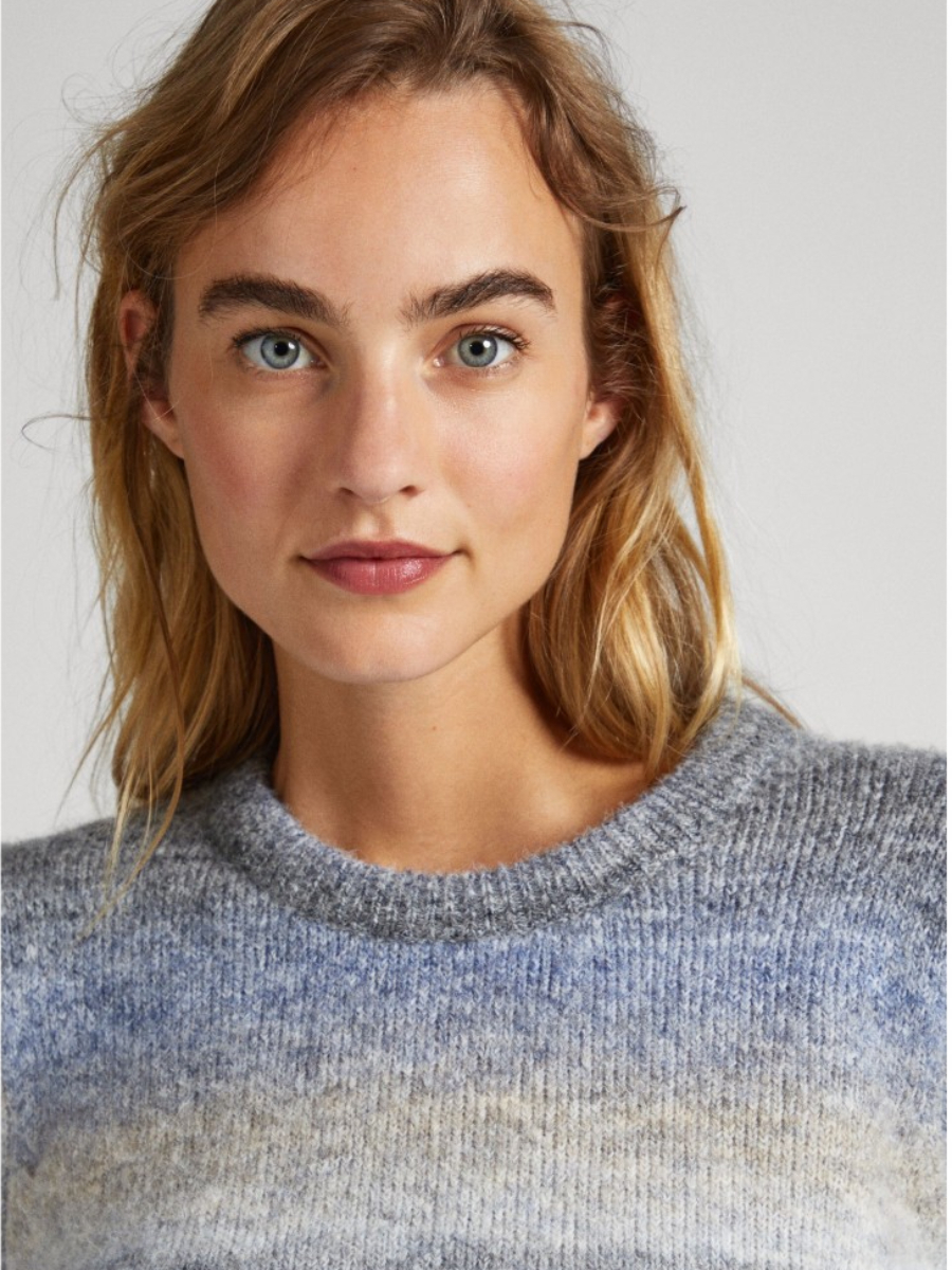 detail Pepe Jeans dámsky sveter