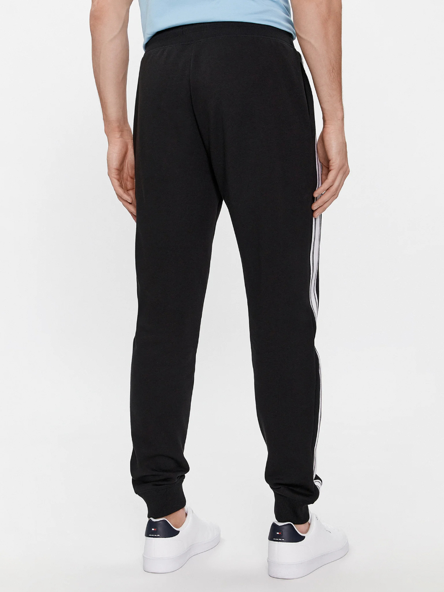 detail Tommy Hilfiger pánske čierne tepláky