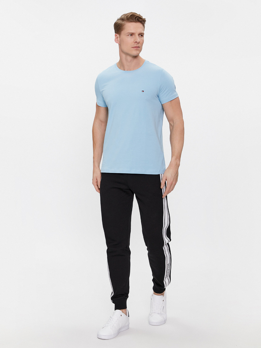 detail Tommy Hilfiger pánske čierne tepláky