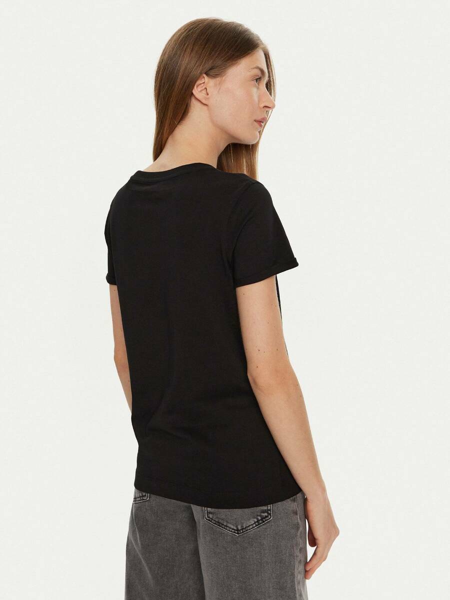 detail Guess dámske čierne tričko