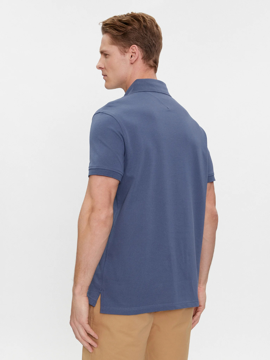 detail Tommy Hilfiger pánske modré polotričko