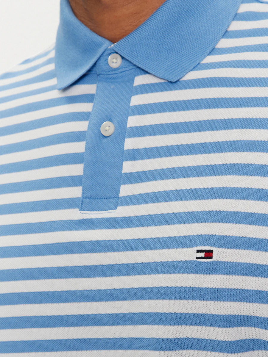 detail Tommy Hilfiger pánske modré biele pruhované polotričko