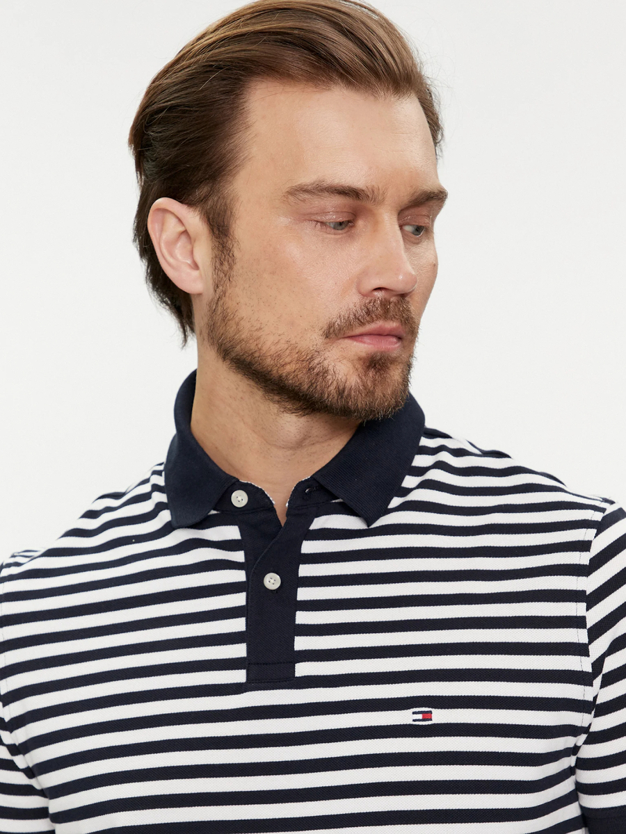 detail Tommy Hilfiger pánske modro biele pruhované polotričko