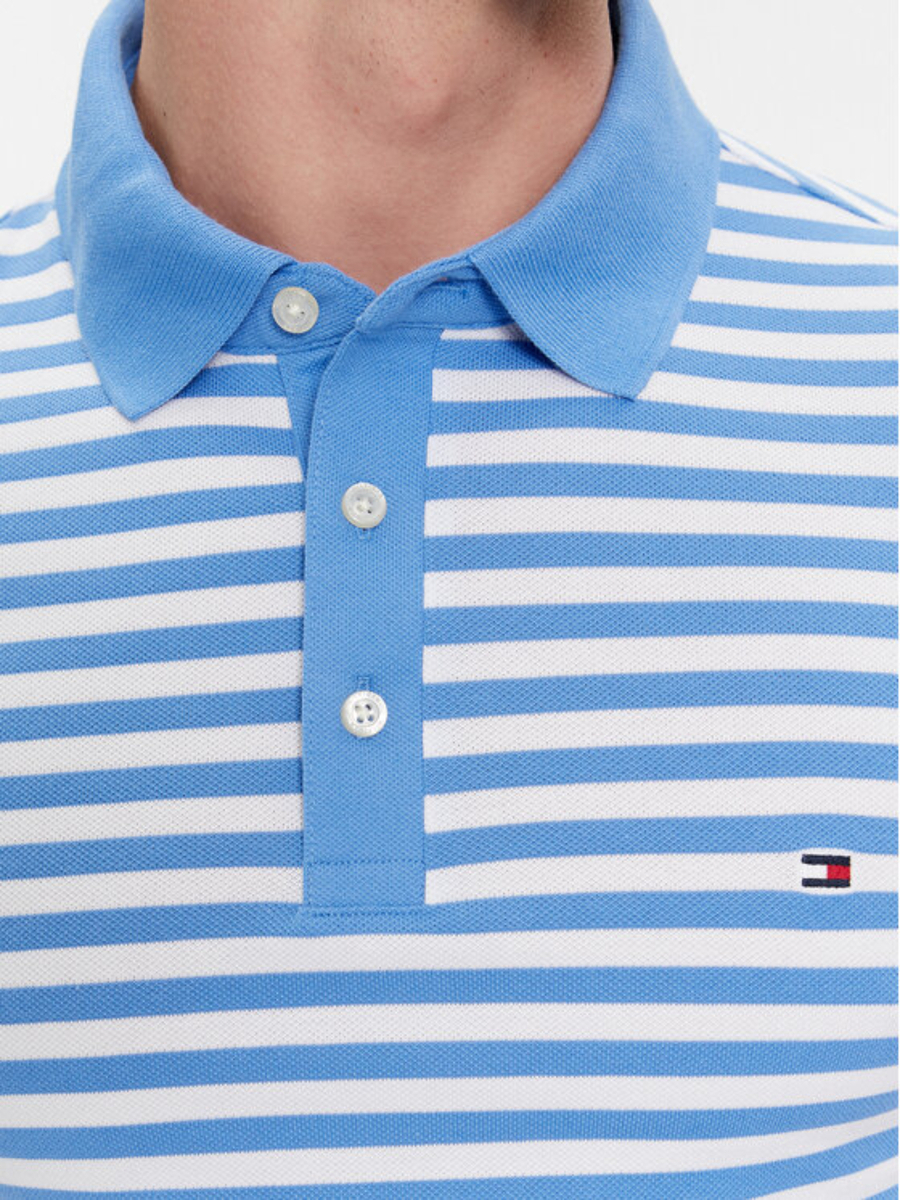 detail Tommy Hilfiger pánske modré pruhované polo tričko