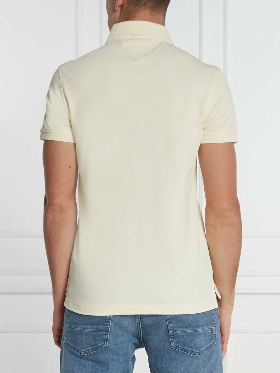 detail Tommy Hilfiger pánske krémové polo tričko