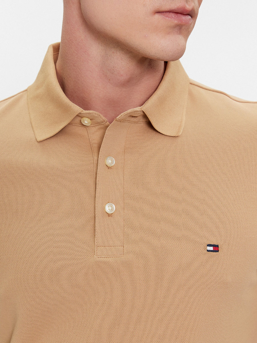 detail Tommy Hilfiger pánske béžové polo tričko 1985