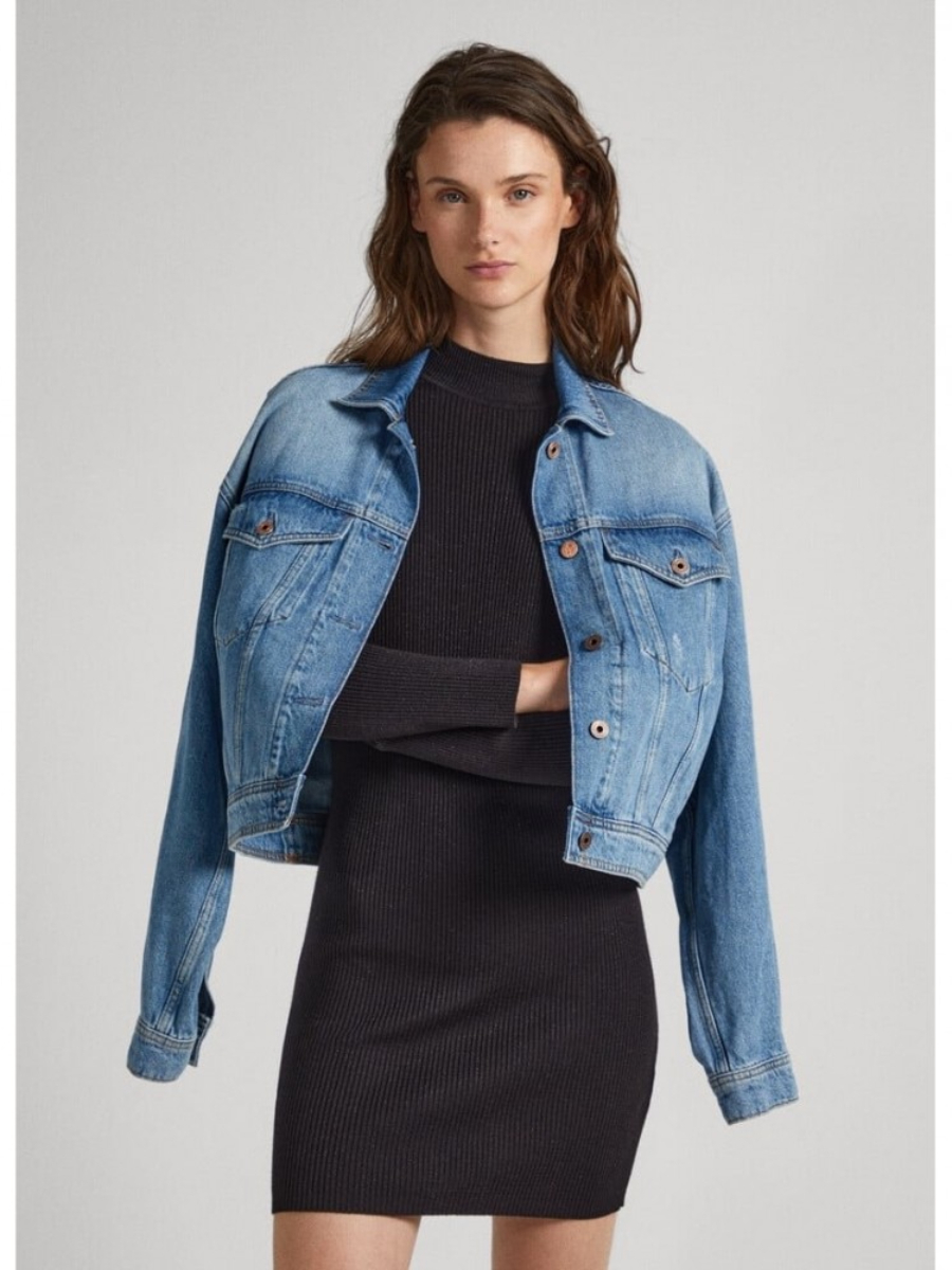 detail Pepe Jeans dámske čierne šaty