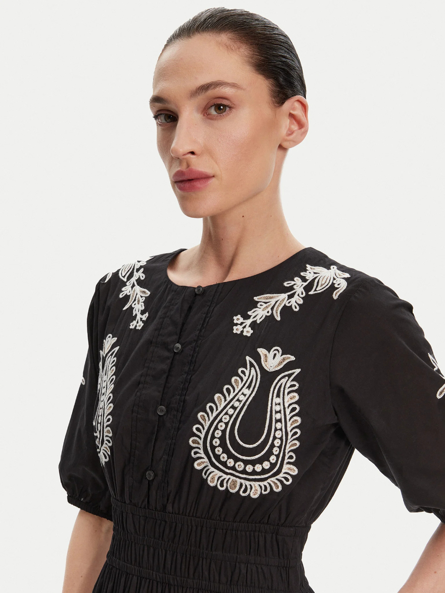 detail Pepe Jeans dámske čierne šaty Destiny