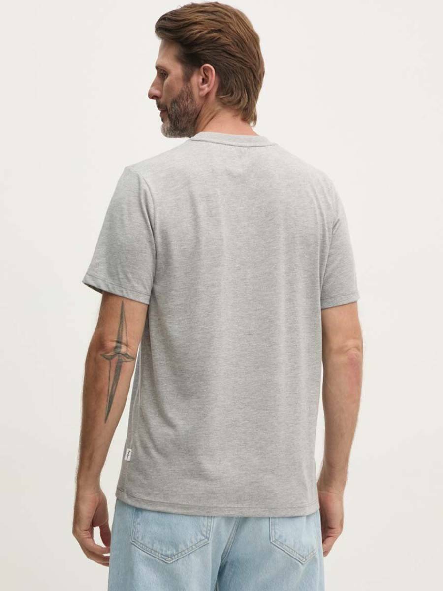 detail Pepe Jeans pánske šedé tričko Arsham