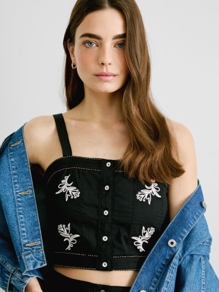 detail Pepe Jeans dámsky čierny top Earby