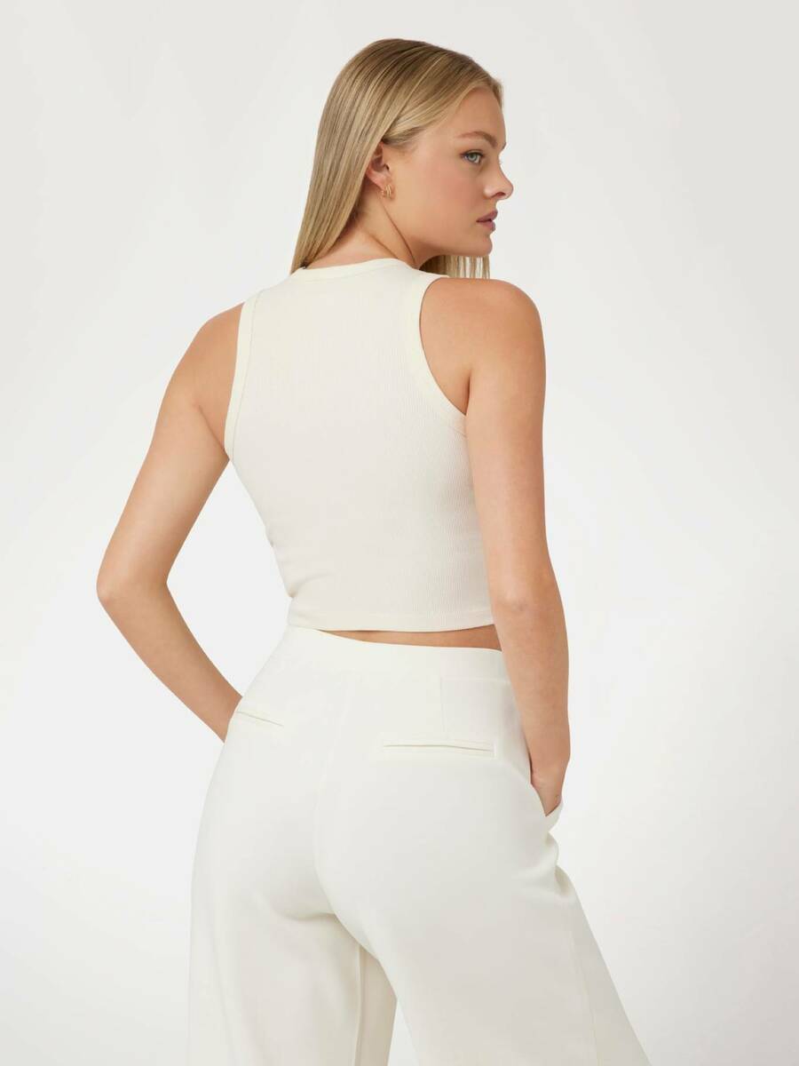 detail Guess dámsky krémový top