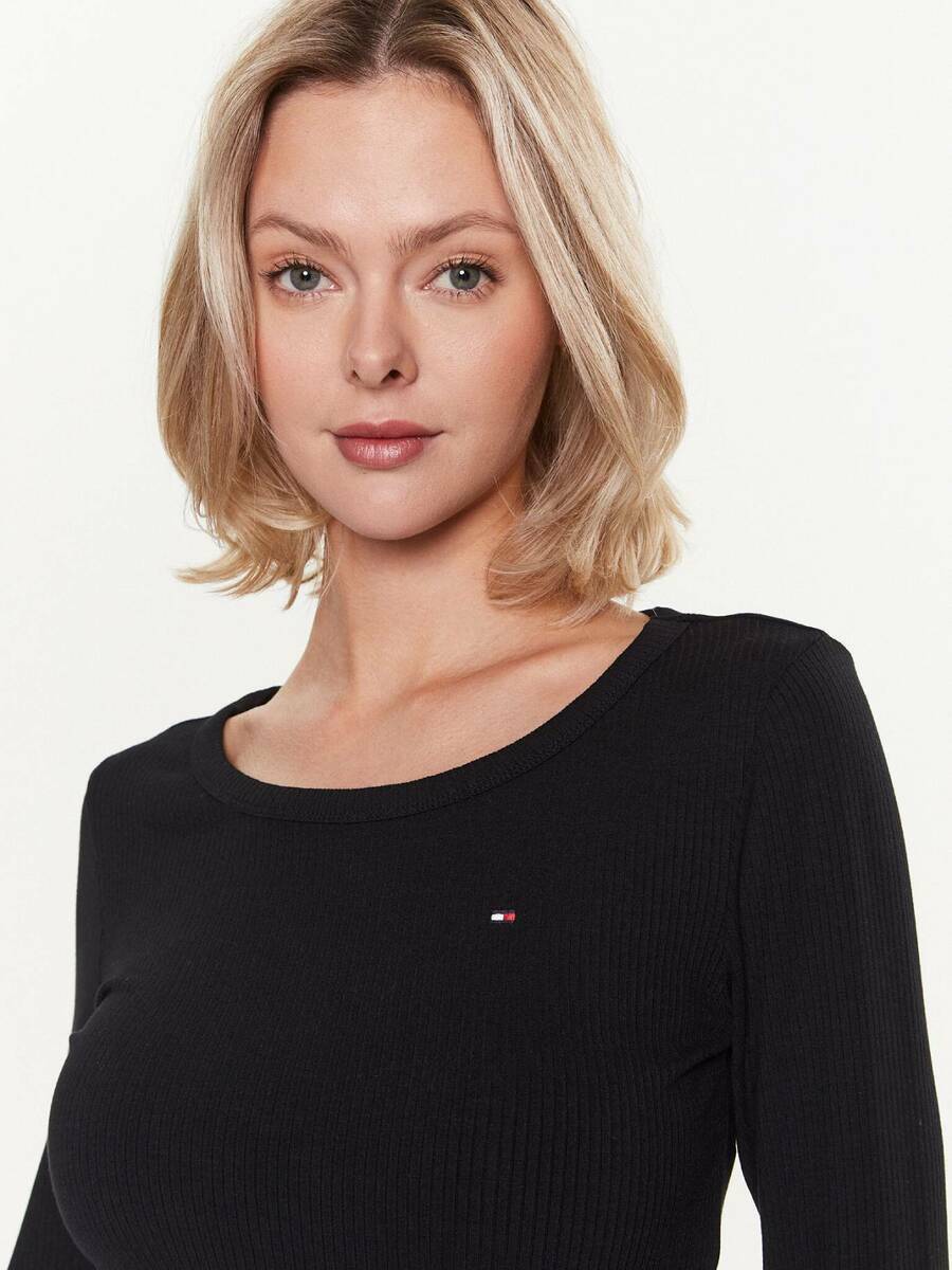 detail Tommy Hilfiger dámske čierne tričko