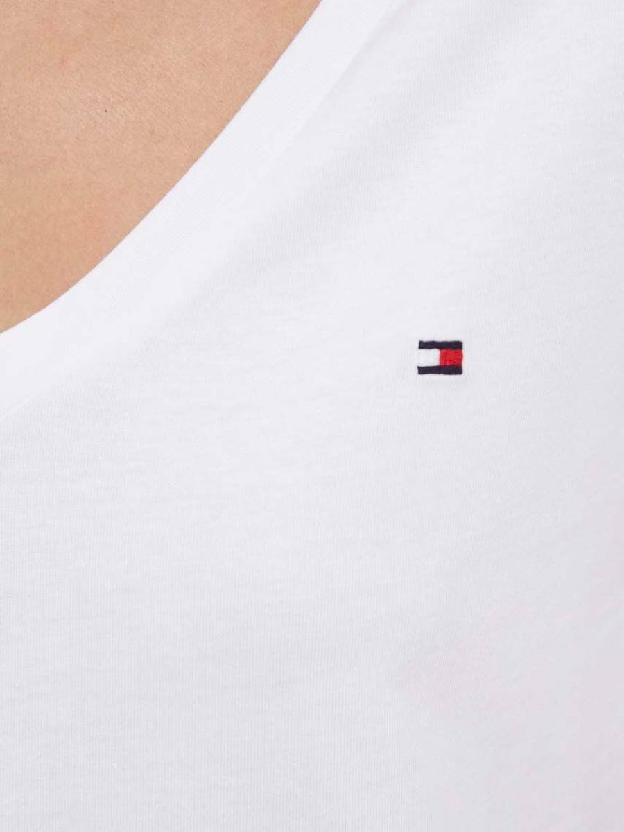 detail Tommy Hilfiger dámske biele tričko