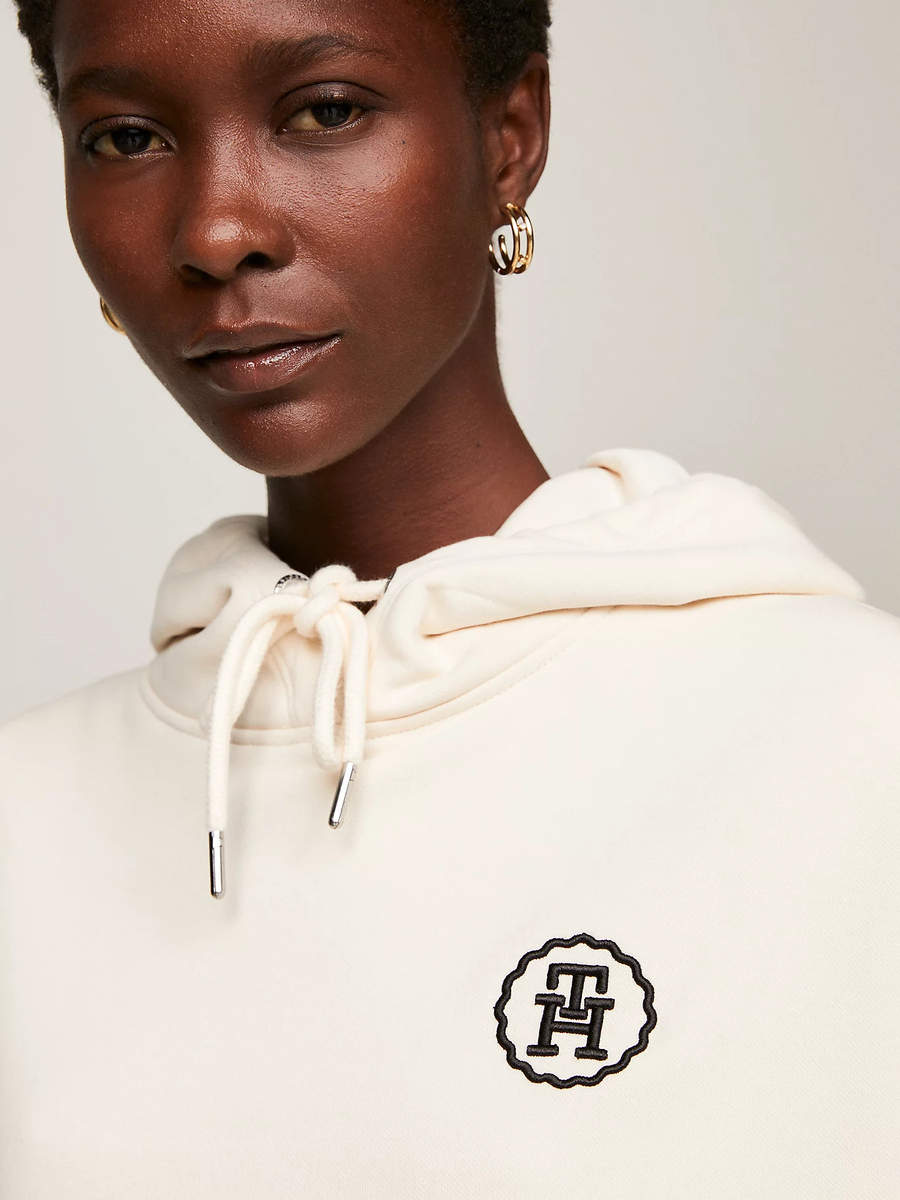 detail Tommy Hilfiger dámska krémová mikina s kapucňou