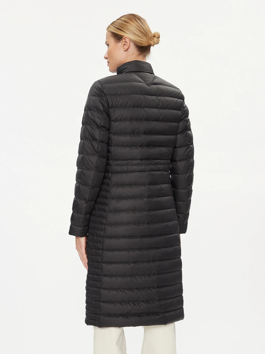 detail Tommy Hilfiger dámska čierna bunda