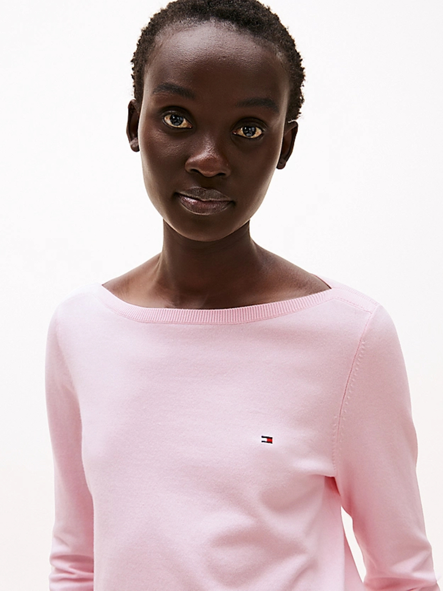 detail Tommy Hilfiger dámsky ružový sveter