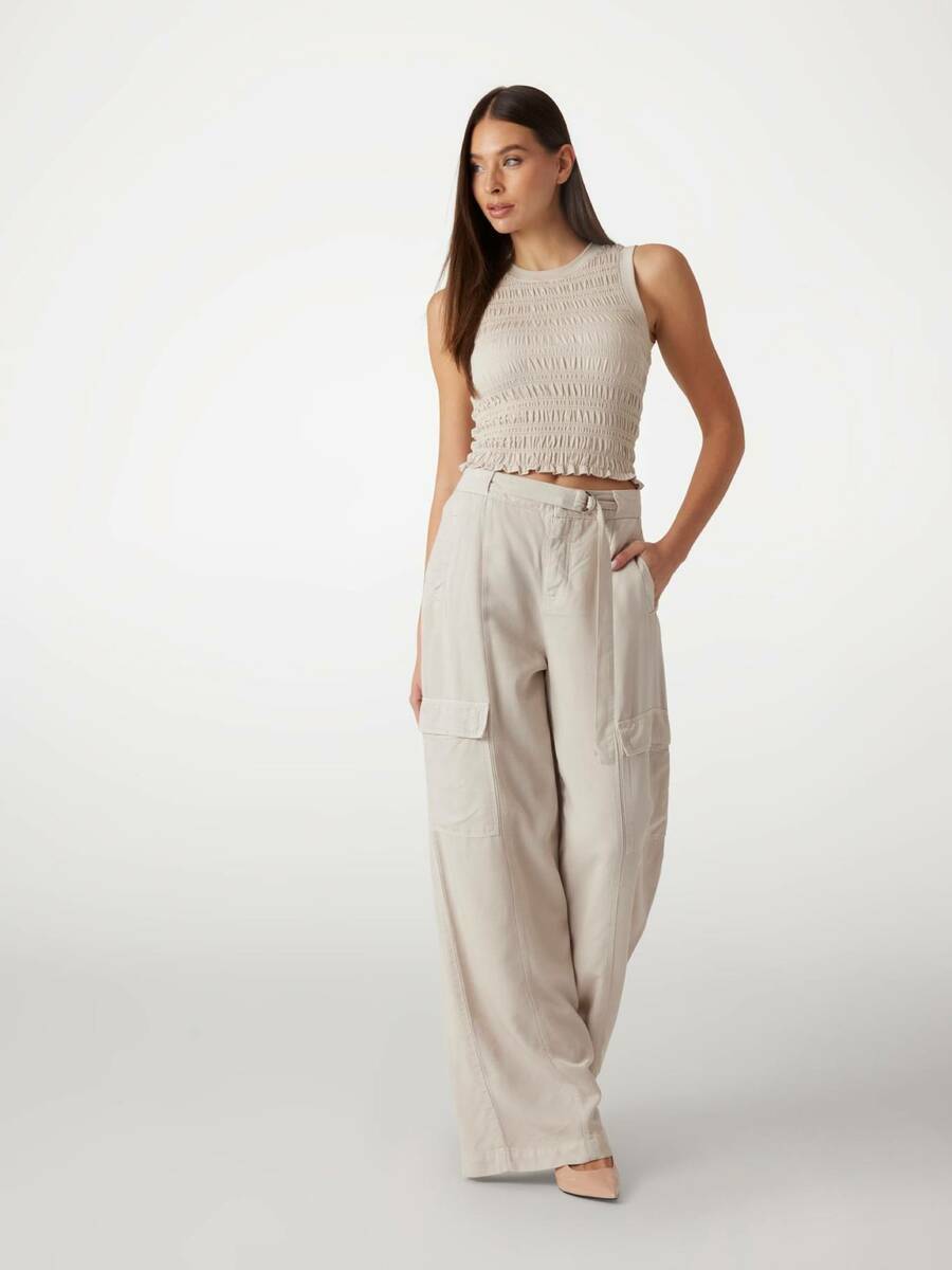 detail Guess dámske béžové tielko